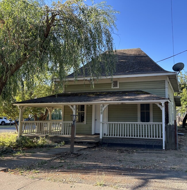 Photo - 489 2nd St