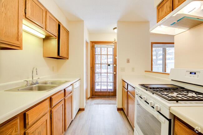 Building Photo - Gorgeous Three Bedroom Available 8/5/25! Rental