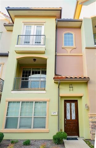 Building Photo - 675 Senda Rental