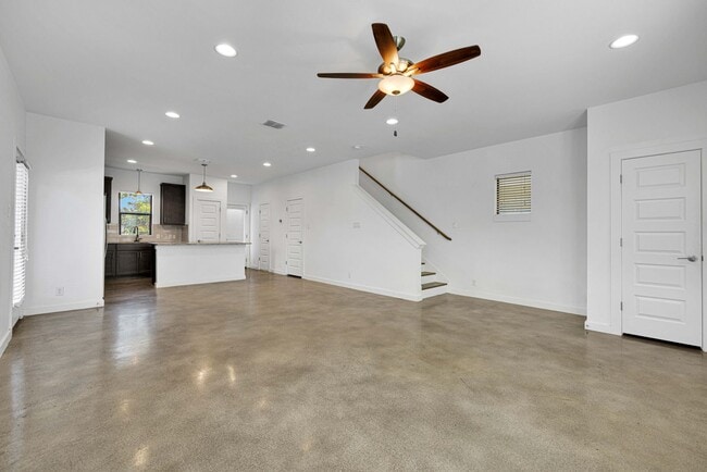 Photo - 2 Bed / 2.5 Bath Home Available in Dignowity Hill Historic District