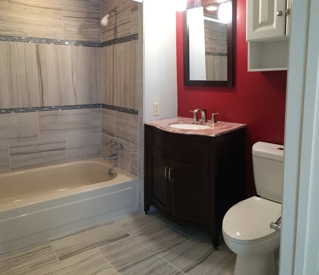 Shadow Creek Of North Royalton Apartments For Rent in North Royalton