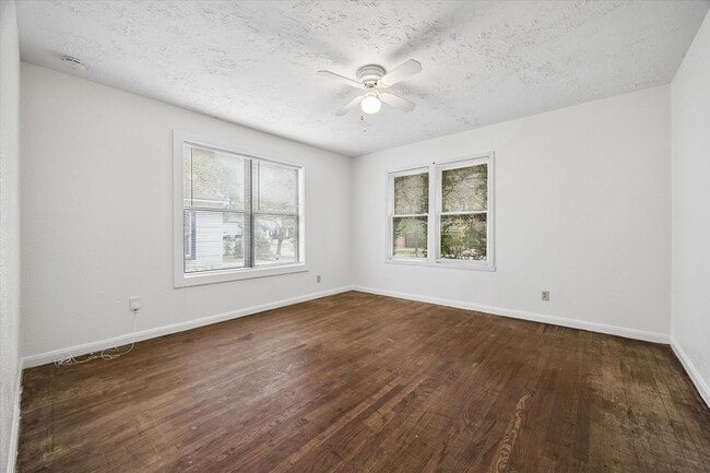 Photo - 2308 McClendon St