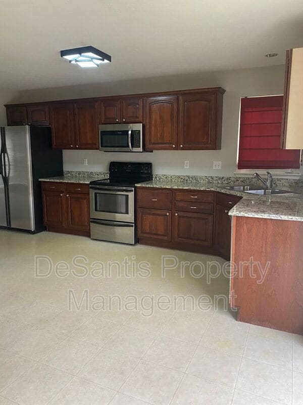 640 E Village Green Blvd