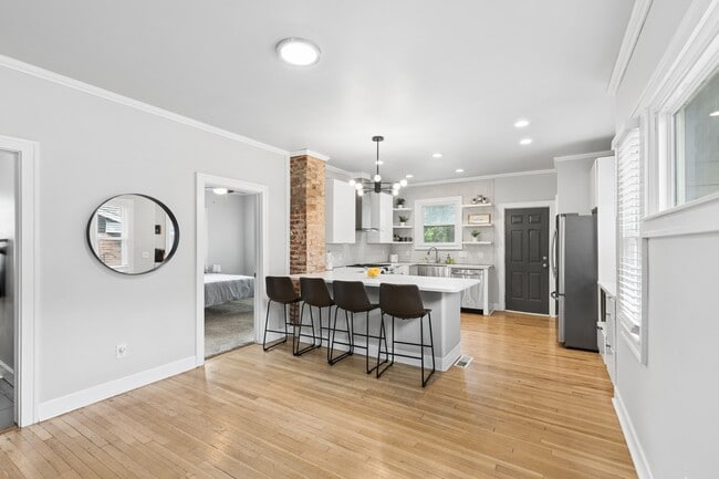 Photo - 1424 NE 8th St