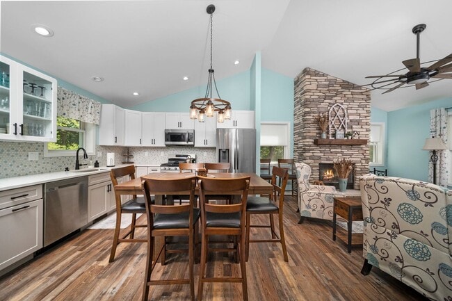 Photo - Tranquil Waters - Furnished Monthly Rental