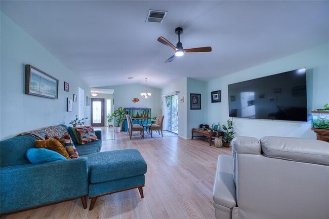 Photo - 76 Sandstone Cir