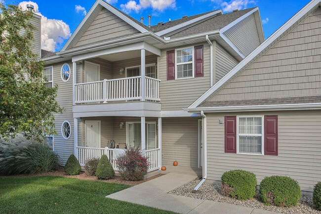 701 N Prairieview Rd Unit 8