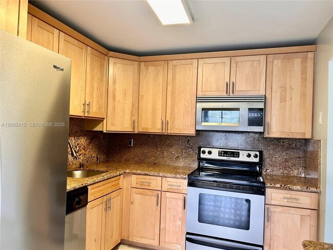 Photo - 2731 Taft St Unit 108