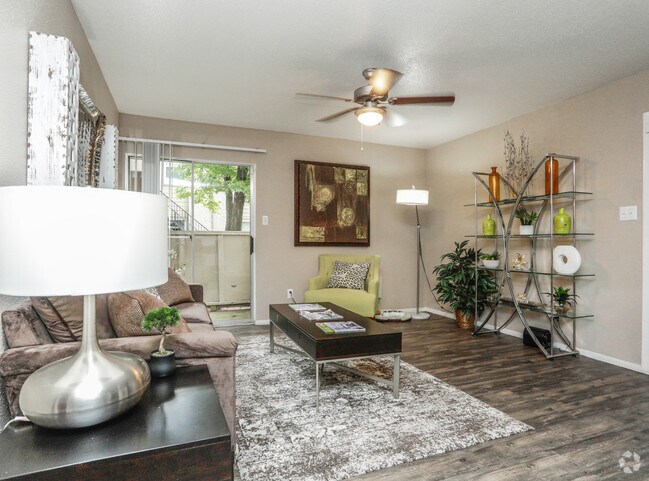 1BR, 1 BA (Standard) - 718SF (Living Room)