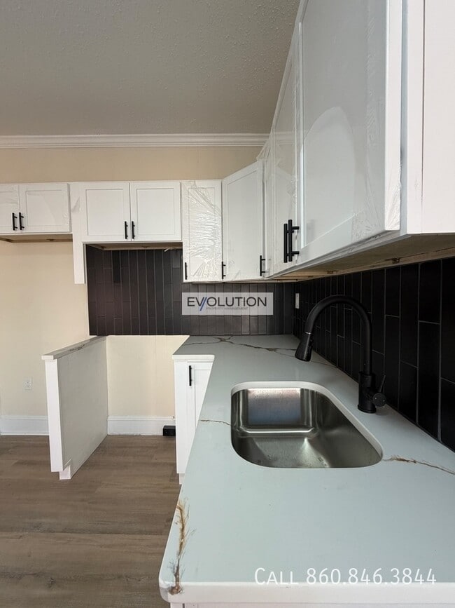 906-908-908 Park St Unit 3E
