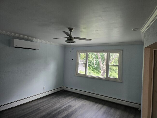 Photo - 43 Milton Tpke Unit B