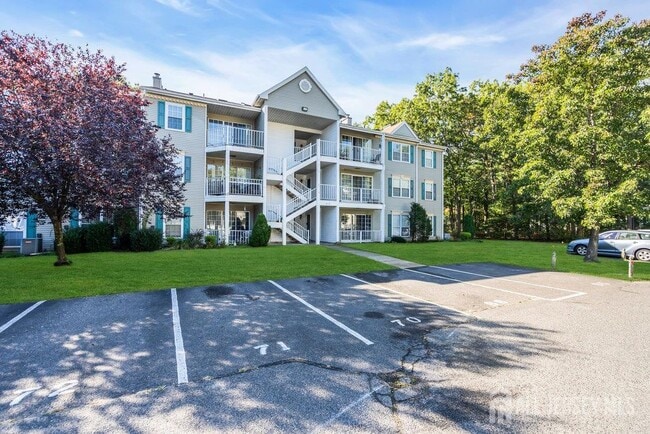 Photo - 66 Iroquois Dr Unit 24