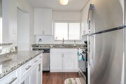 2BR, 2BA - 1,000 SF - Kitchen