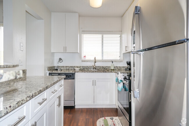 2 habitaciones, 2 baños - 1000 pies cuadrados - Cocina - Metro Village Luxury Apartments