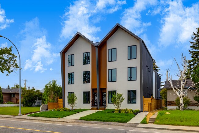 Building Photo - Move-In Special! Modern 3-Bedroom Suite in Killarney | Pet Friendly Unit 3