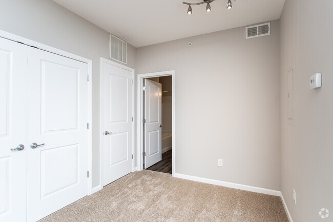 1BR, 1BA - 720 SF - Suite H