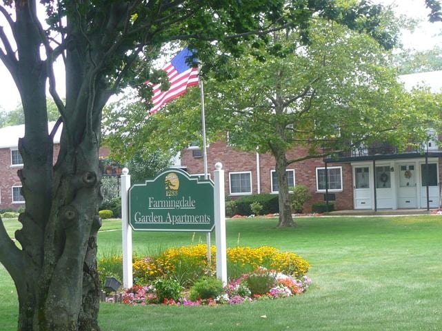Bethpage Park Apartments - Bethpage Park Apartments