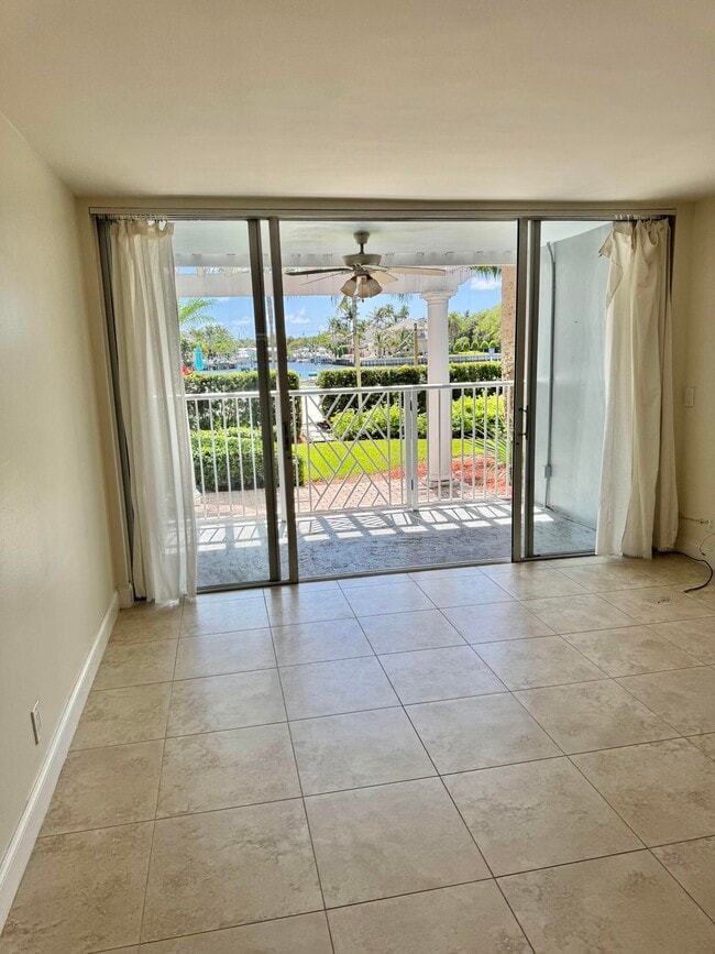Photo - 651 E Woolbright Rd Unidad 103