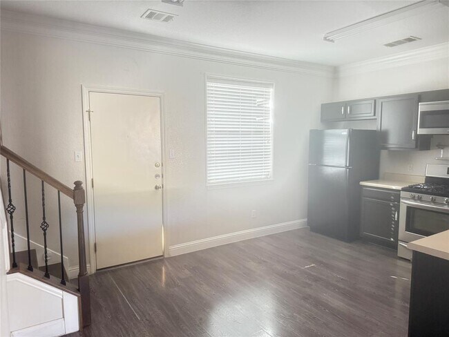 Photo - 14408 Charles Dickens Dr