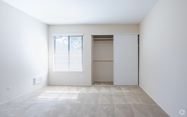 1BR,1BA-702SQ