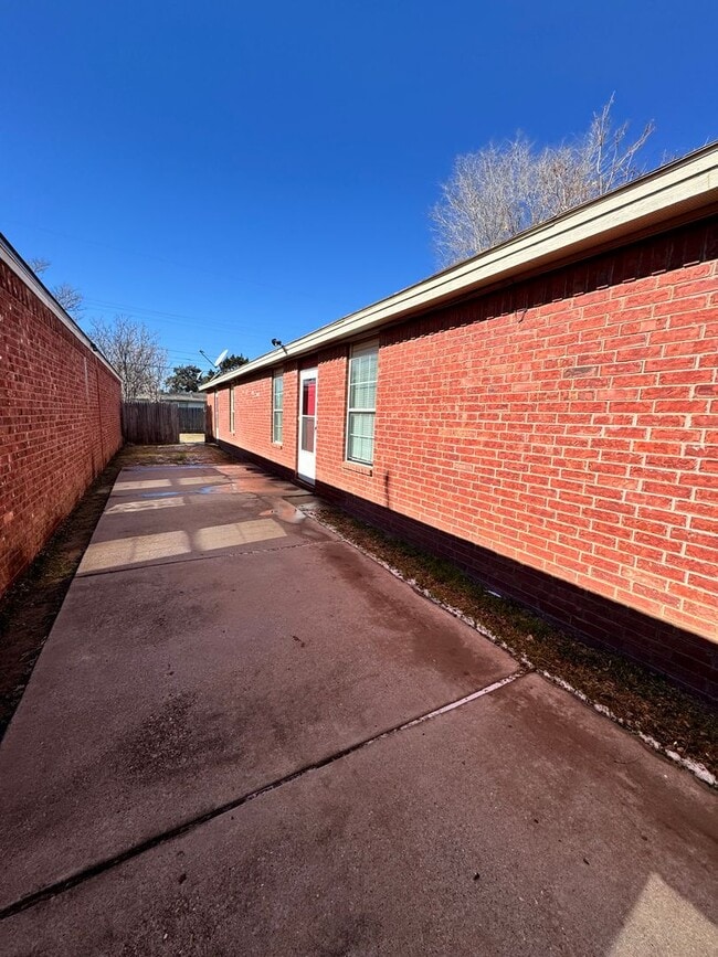 Photo - 4 Bedrooms at an Amazing Price!