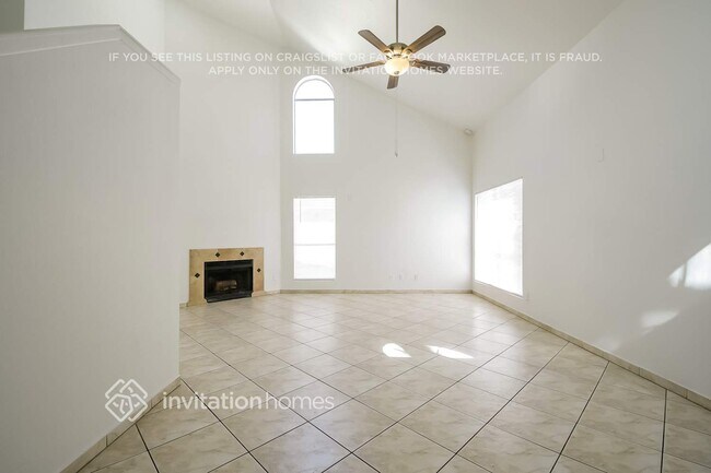 Photo - 442 E Kerry Ln