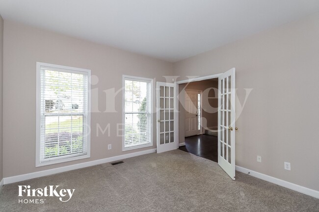 Photo - 729 Tall Oaks Dr