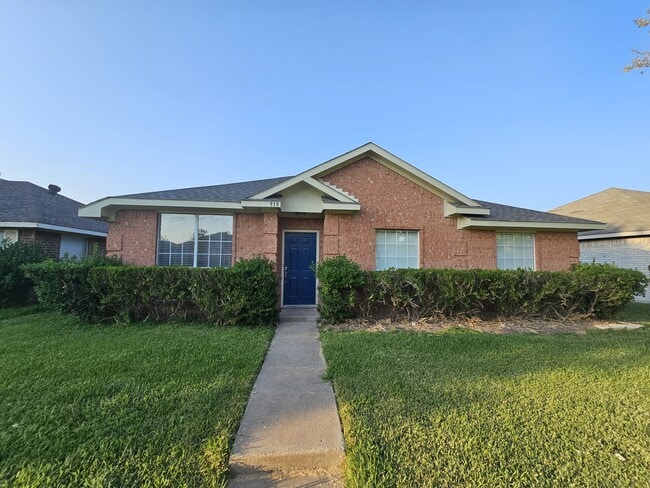Photo - 919 Crestwood Dr House