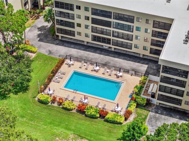 Photo - 1942 Golf View Dr