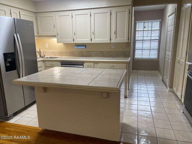 Photo - 107 Papwood Cir