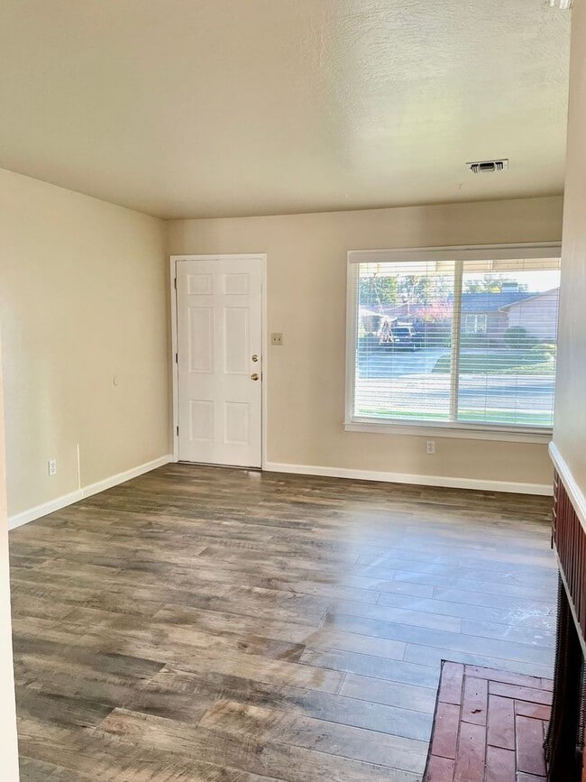Photo - 6349 Markley Way