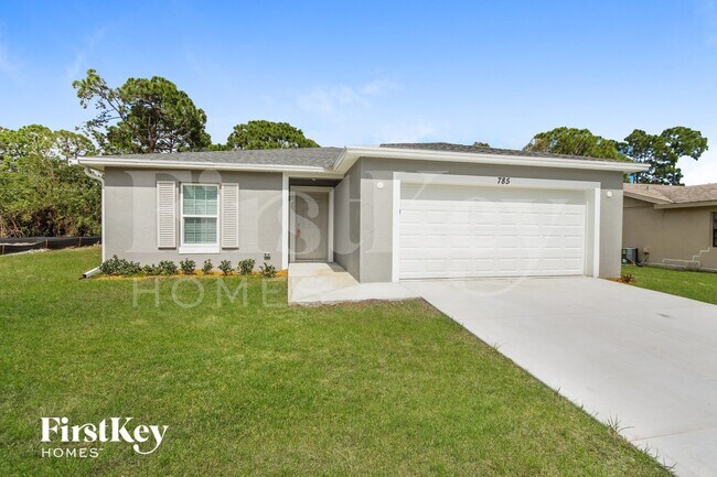 Photo - 785 Coconut St SE