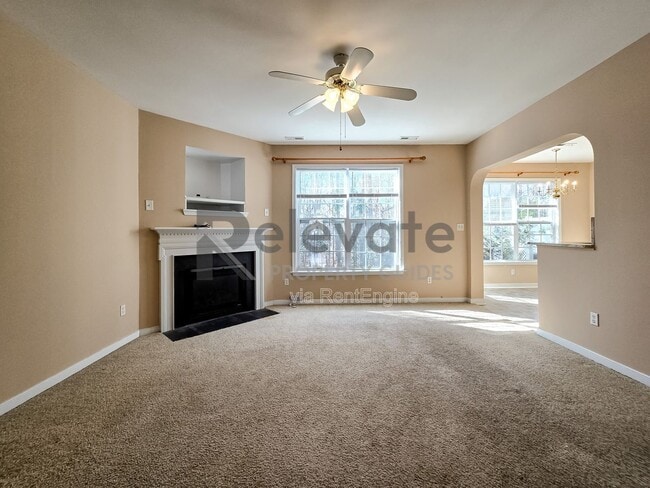 Photo - 805 Parkland Pl