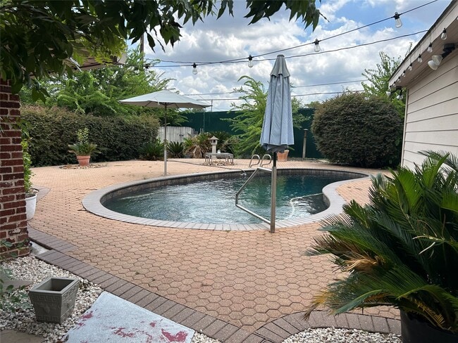 Photo - 5607 Braesvalley Dr