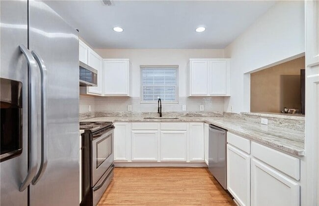 Photo - 1466 Oliver Ave