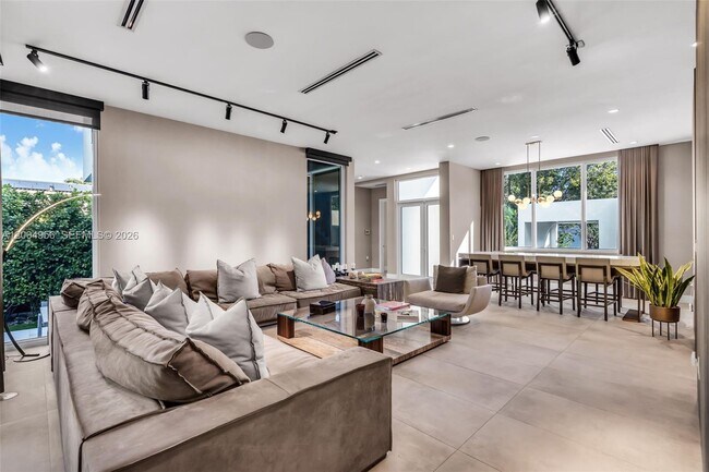 Photo - 285 W Mashta Dr