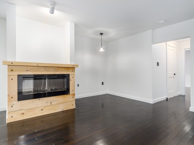 Photo - 130 Temple St