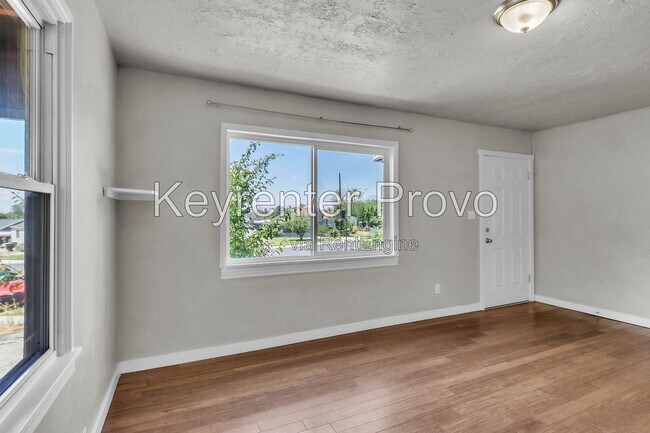 Photo - 1304 E 520 S St