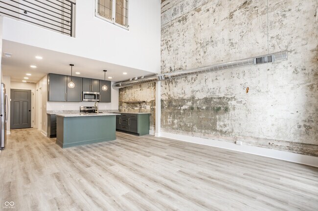 Photo - 108 W Main St Unit B