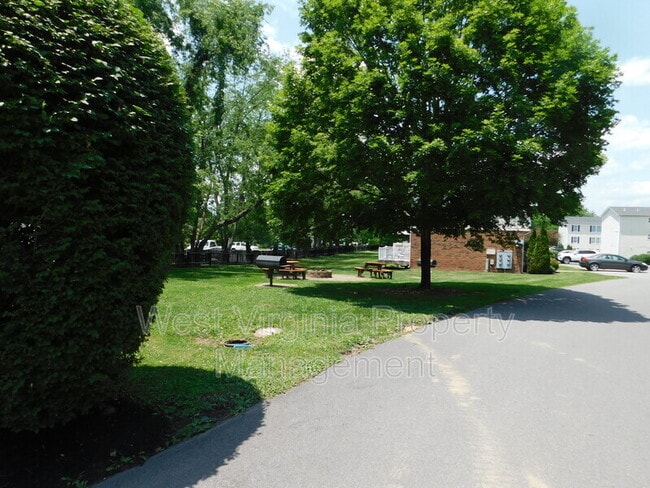 Photo - 152 Cardinal Wy