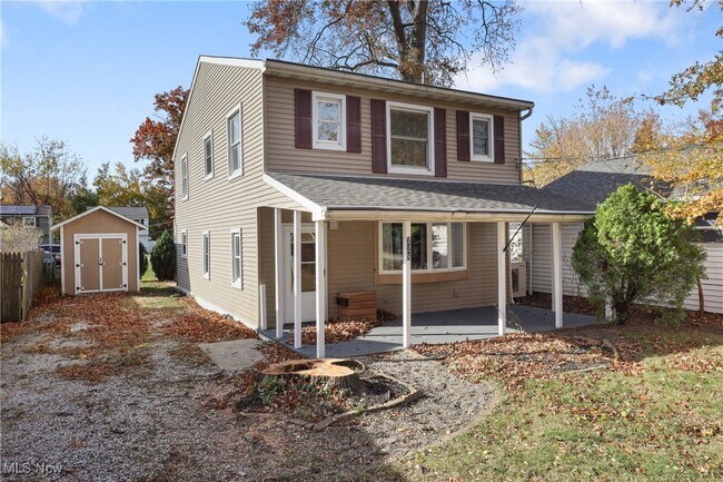 Photo - 728 E 343rd St