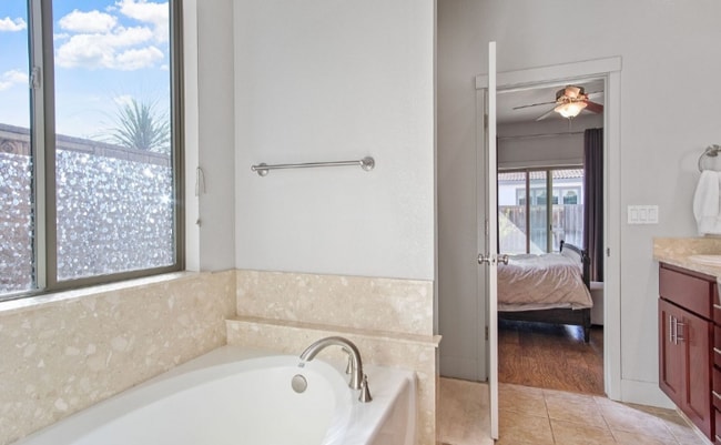 Photo - 602 Criolla Dr