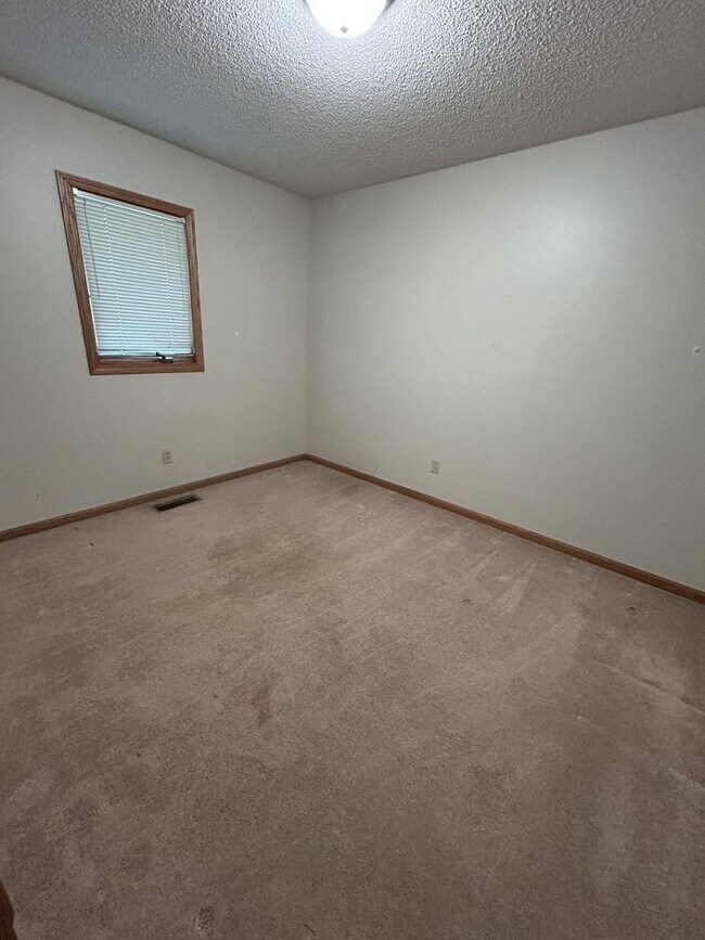 Photo - 406 E Adams St Unit 406 E. Adams Apt. A