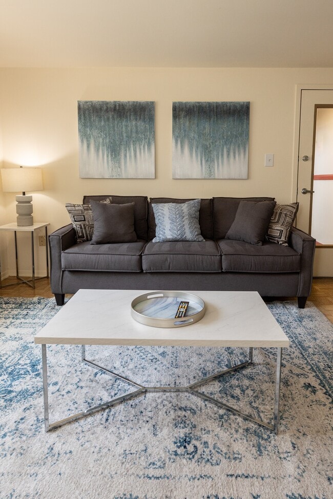 Photo - Winston Apartments