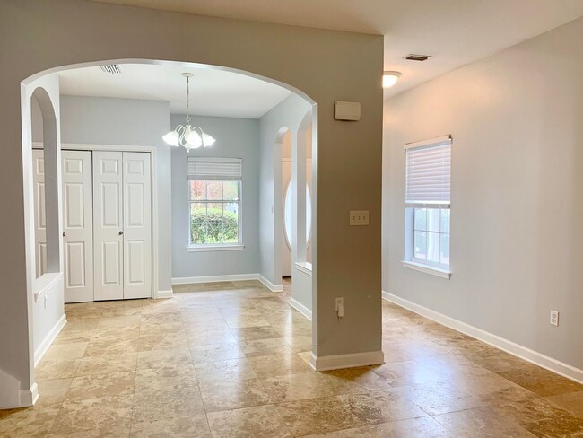 Photo - 18 Trevor Dr