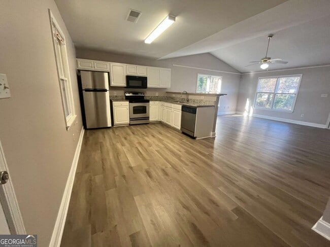 Photo - 100 Fair Oaks Dr