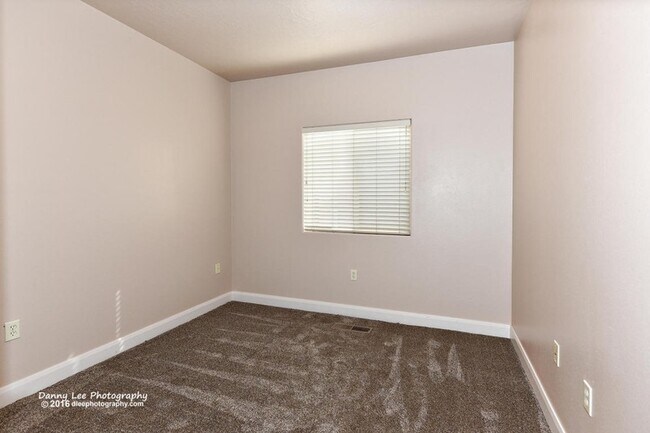 Photo - 700 N Main St