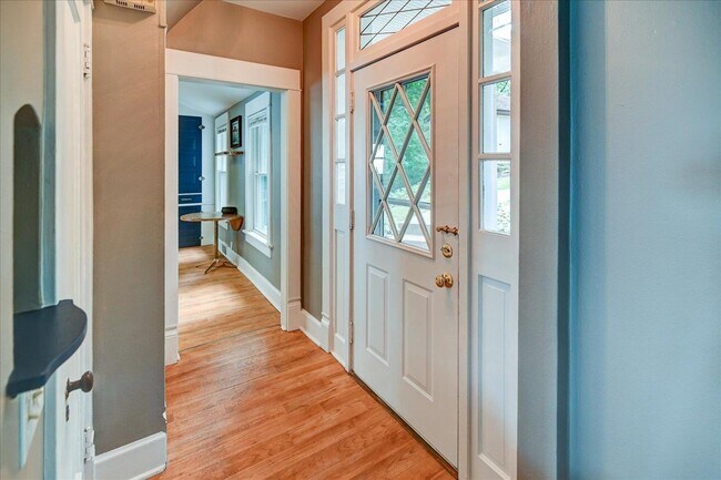 Photo - 5026 Lake Mendota Dr