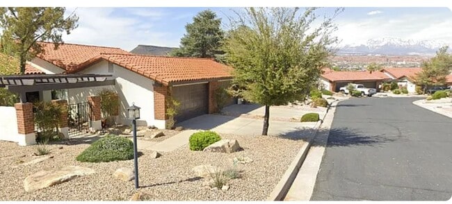 Building Photo - 300 W 2025 S Unit 20