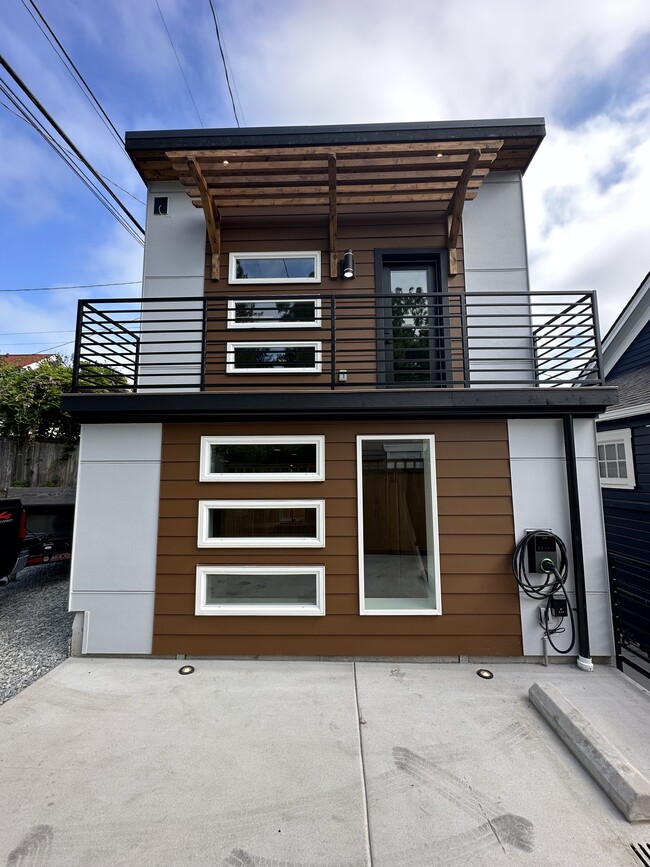 Photo - 5509 Brooklyn Ave NE